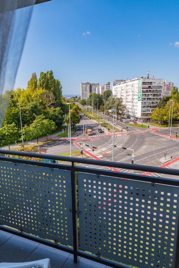 شقة Brand New - Selfcheckins 24 - Zagreb - Garage - Loggia - New - Luxury المظهر الخارجي الصورة