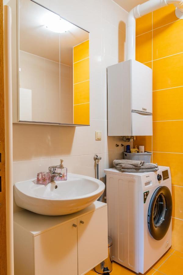 شقة Brand New - Selfcheckins 24 - Zagreb - Garage - Loggia - New - Luxury المظهر الخارجي الصورة
