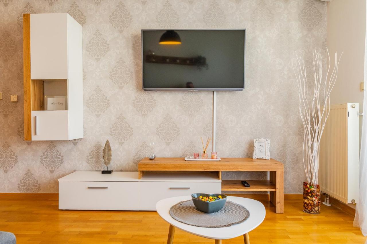 شقة Brand New - Selfcheckins 24 - Zagreb - Garage - Loggia - New - Luxury المظهر الخارجي الصورة